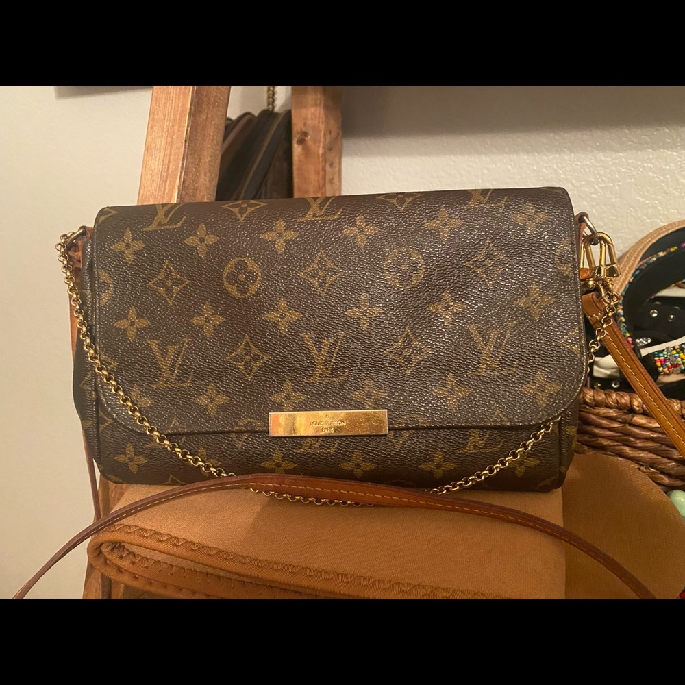 Favorite Crossbody